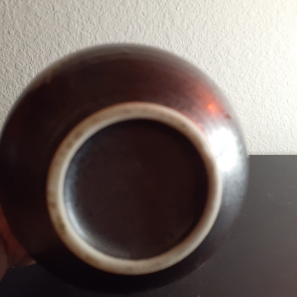 Brown Glazed Art Studio Ceramic Dual Handle 7" Decorative Vase. - Picture 4 of 7